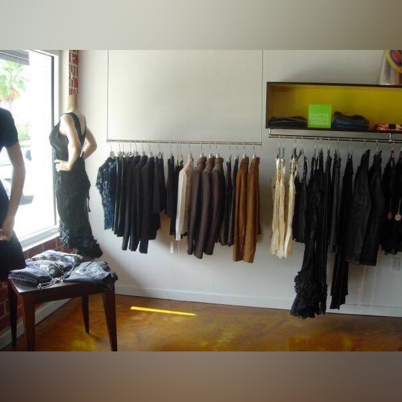 Boutiques Closing!Entire contents of former stores for sale Designer clothing!!! - Picture 2 of 13